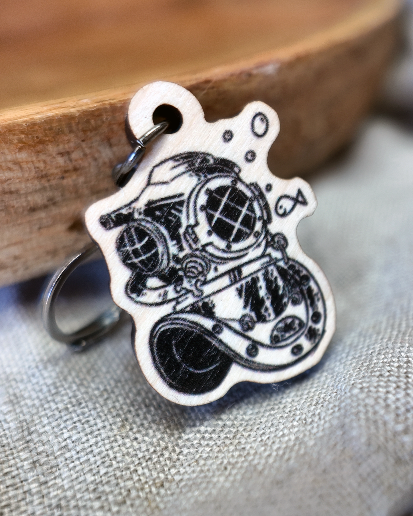 Diver's helmet - Stitch Marker: Sub Club 2025